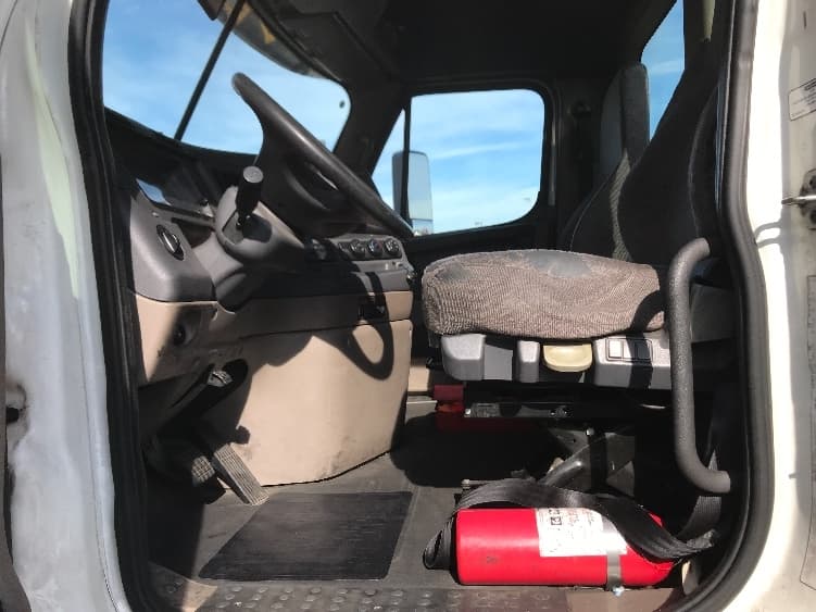 2015 Freightliner Cascadia — photo 10