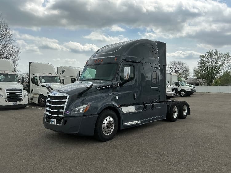 2020 Freightliner Cascadia — photo 3