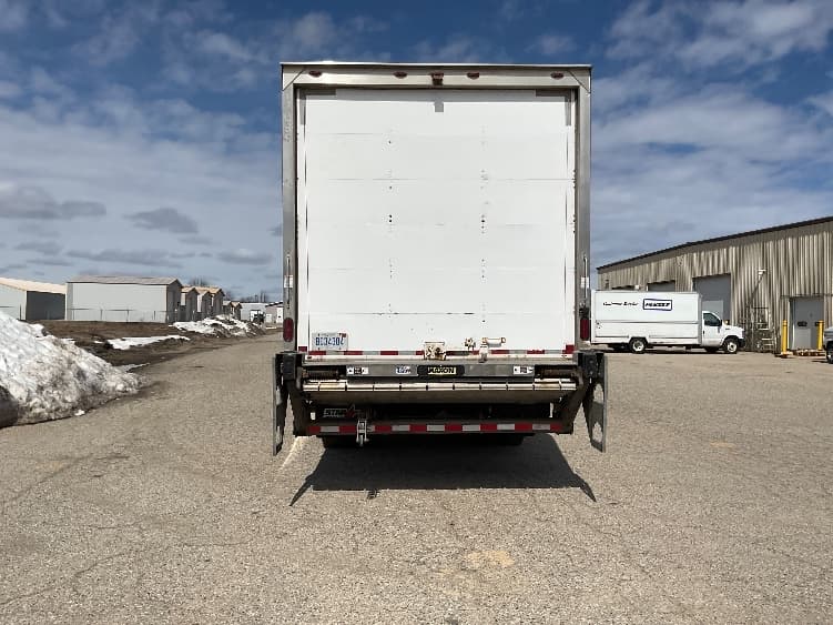 2020 Freightliner M2 106 — photo 7