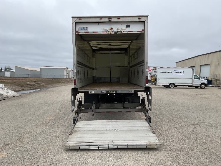 2020 Freightliner M2 106 — photo 9