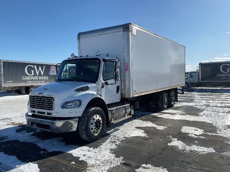 2018 Freightliner M2 106 — photo 3