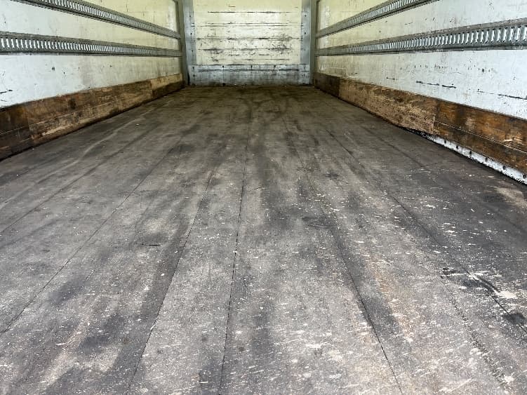 2020 Freightliner M2 106 — photo 10