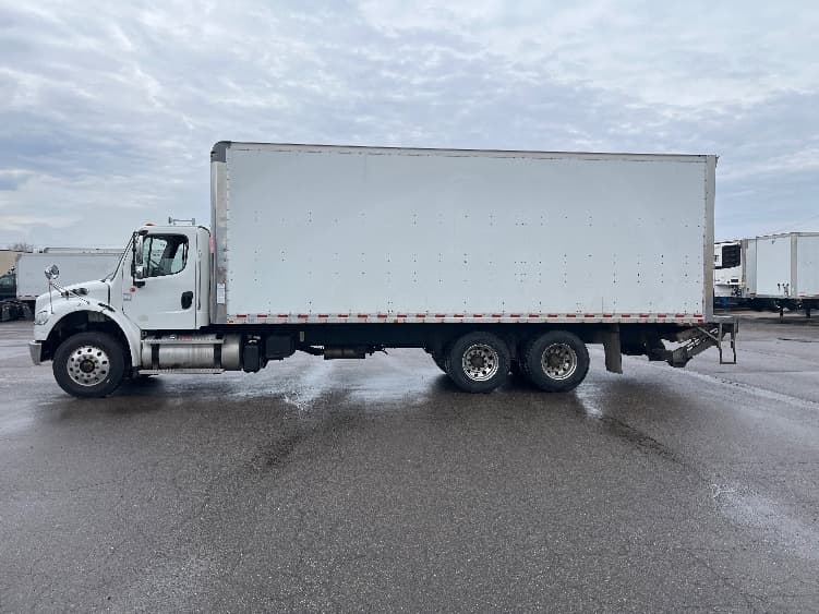 2020 Freightliner M2 106 — photo 4
