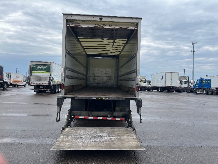 2020 Freightliner M2 106 — photo 9