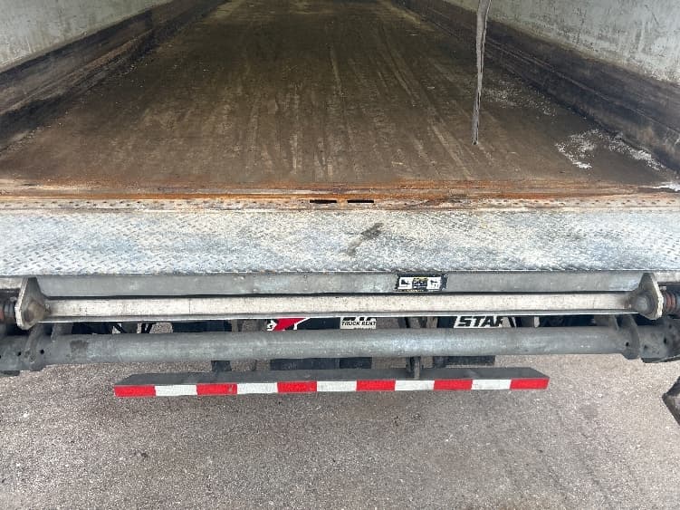 2021 Freightliner M2 112 — photo 9