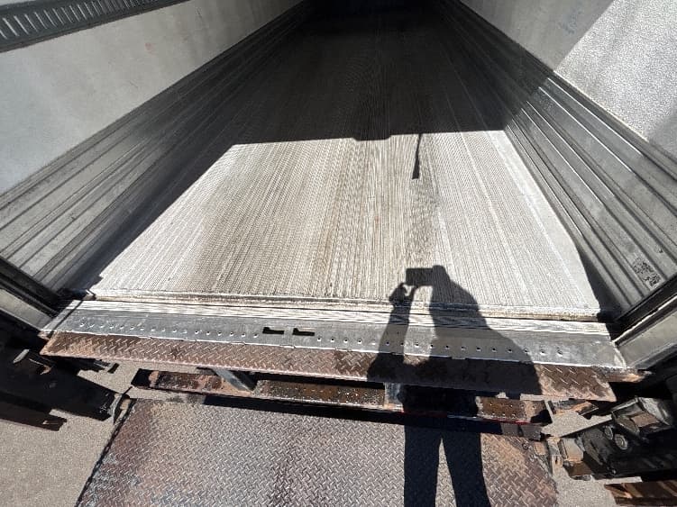 2016 Freightliner M2 106 — photo 10