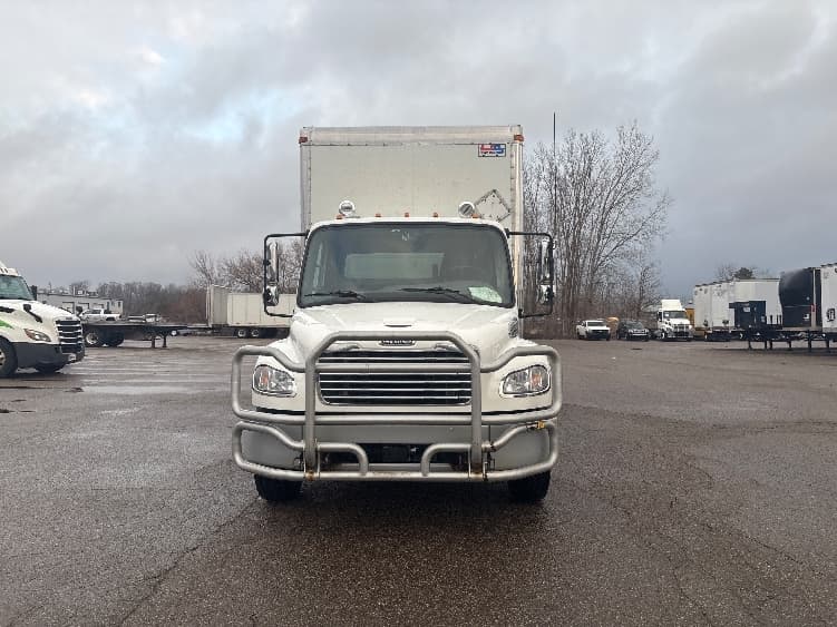 2023 Freightliner M2 106 — photo 2