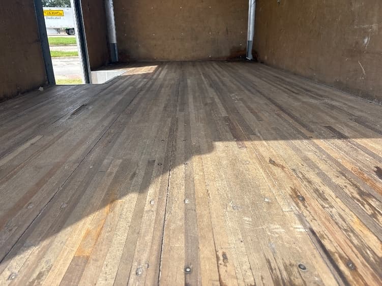 2021 Isuzu NRR — photo 9