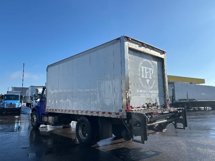 2016 Freightliner M2 106 — photo 6