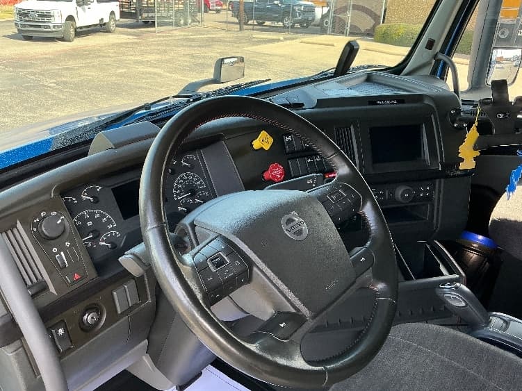 2021 Volvo VNL 760 — photo 10