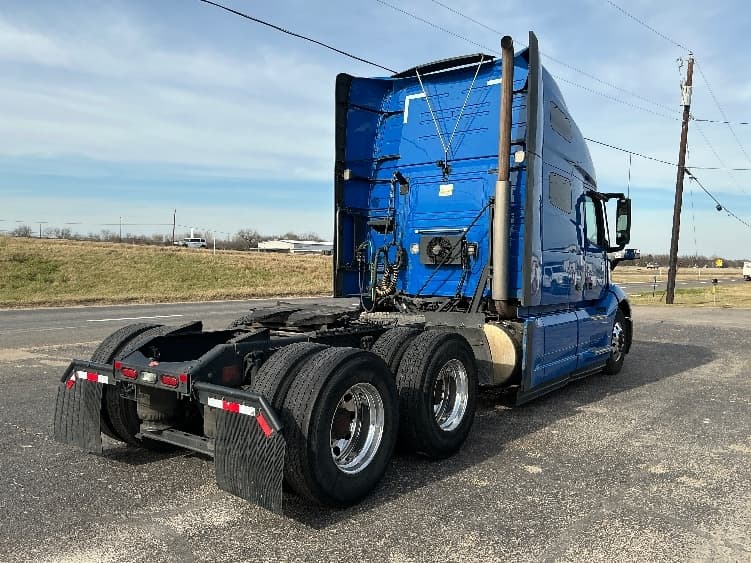 2021 Volvo VNL 760 — photo 7
