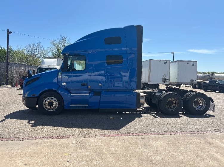 2021 Volvo VNL 760 — photo 4