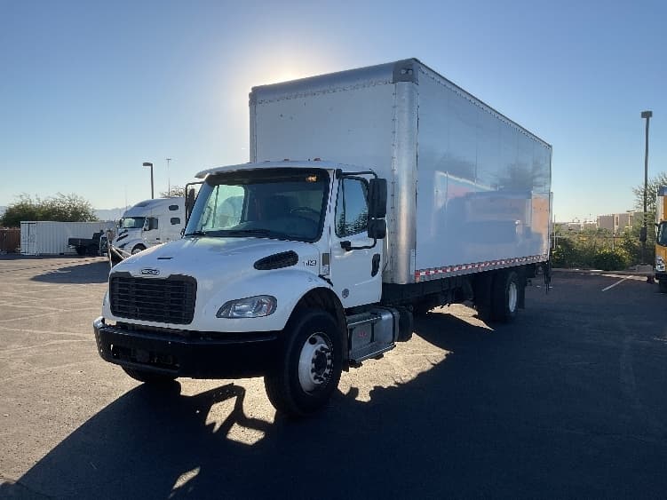 2023 Freightliner M2 106 — photo 3