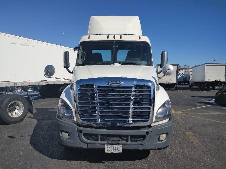 2016 Freightliner Cascadia — photo 2