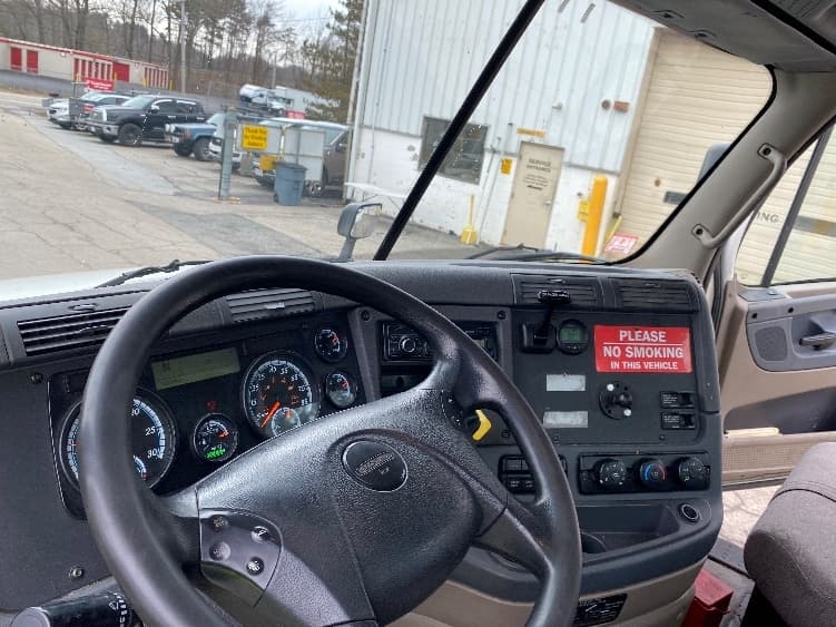 2017 Freightliner Cascadia — photo 10