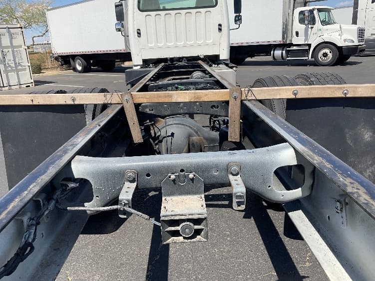 2017 Freightliner M2 106 — photo 10