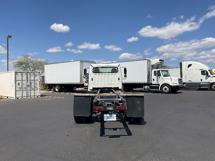 2017 Freightliner M2 106 — photo 7