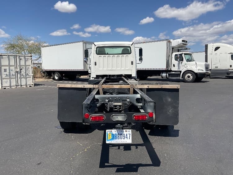 2017 Freightliner M2 106 — photo 9