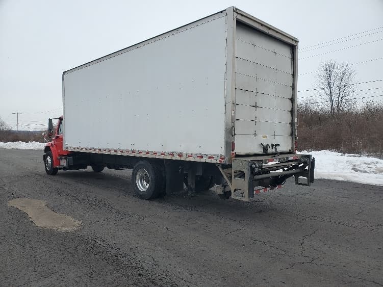 2017 Freightliner M2 106 — photo 6