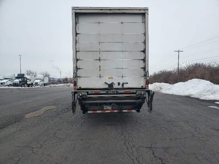 2017 Freightliner M2 106 — photo 7