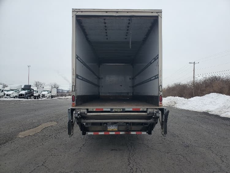 2017 Freightliner M2 106 — photo 8