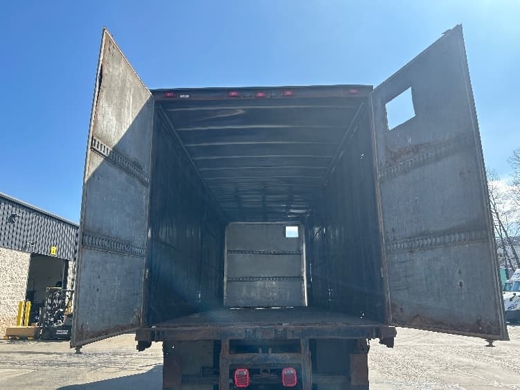 2017 Freightliner 114SD — photo 8