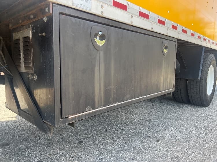 2017 Freightliner M2 106 — photo 5