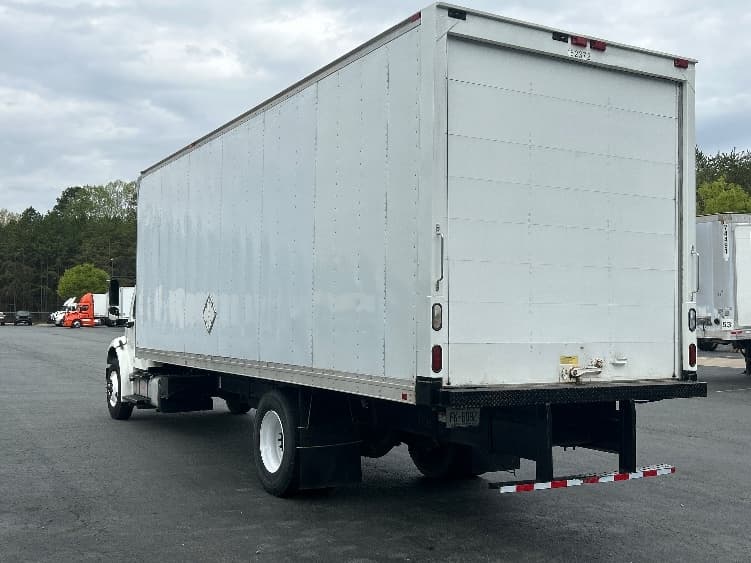 2017 Freightliner M2 106 — photo 6