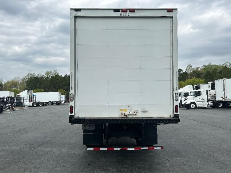 2017 Freightliner M2 106 — photo 7