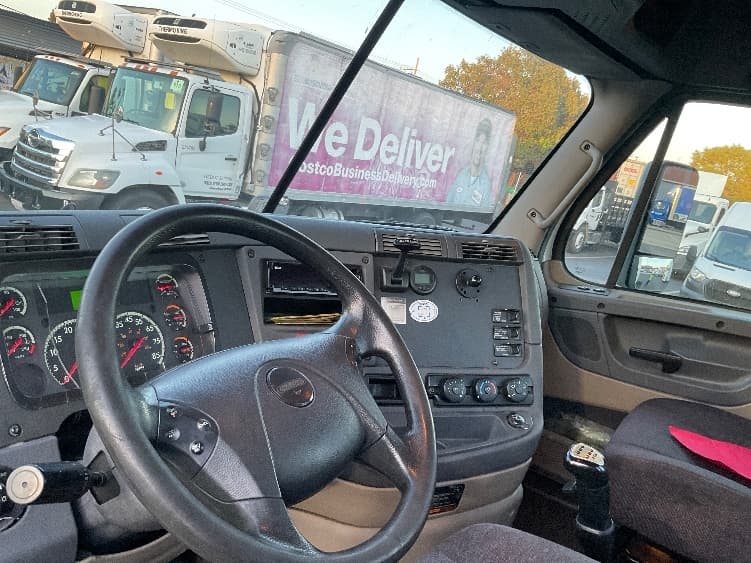 2017 Freightliner Cascadia — photo 10