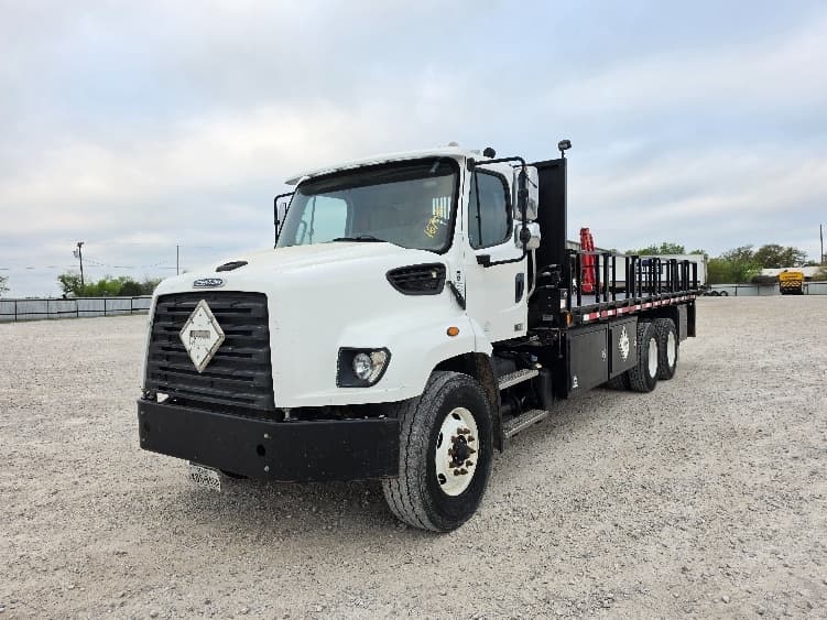 2016 Freightliner 114SD — photo 3