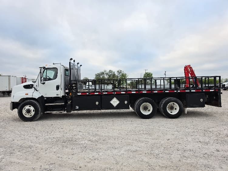 2016 Freightliner 114SD — photo 4