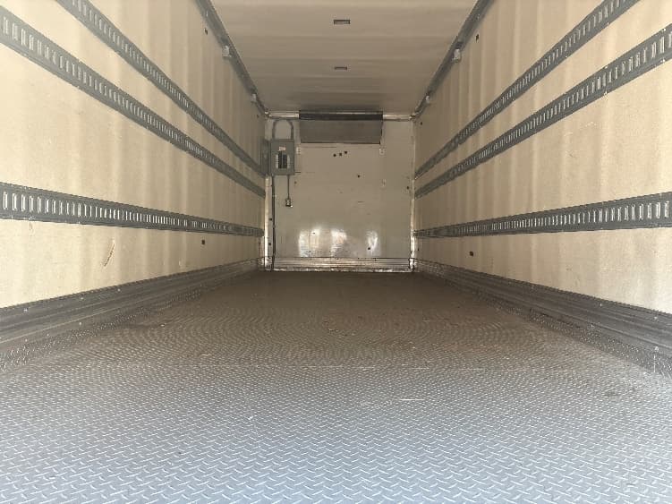 2017 Freightliner M2 106 — photo 8