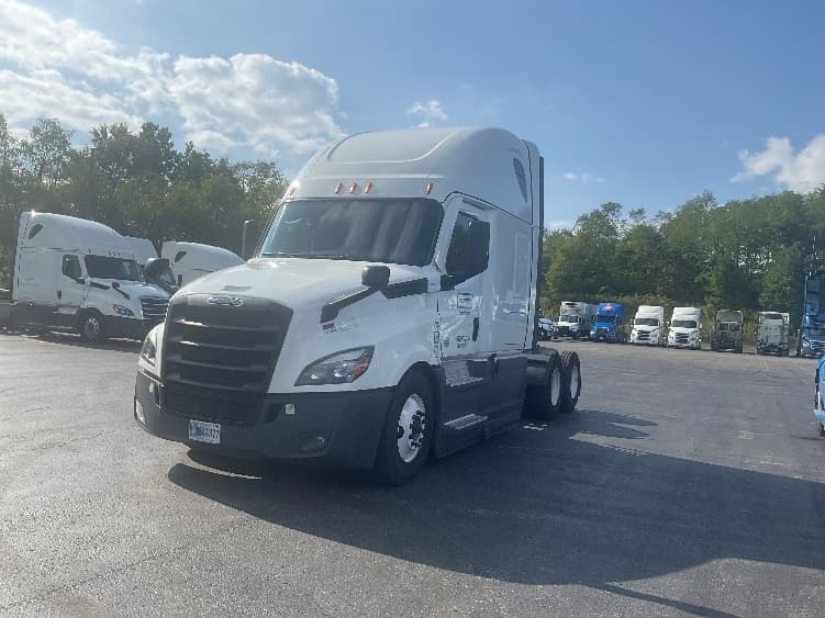 2023 Freightliner Cascadia — photo 3