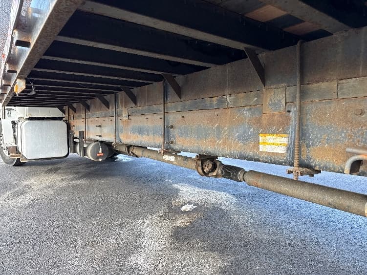 2017 Hino 268 — photo 5