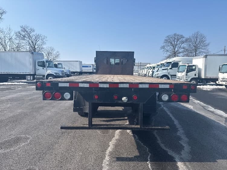 2017 Hino 268 — photo 7