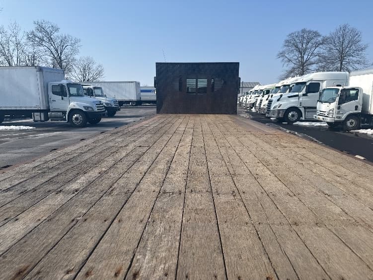 2017 Hino 268 — photo 8