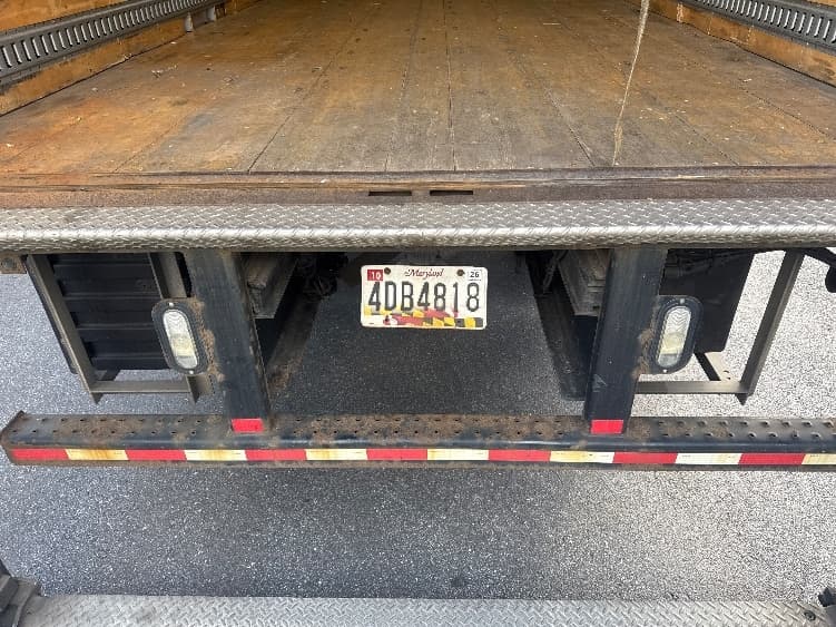 2017 Freightliner M2 106 — photo 10