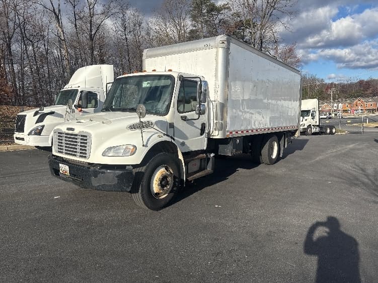 2017 Freightliner M2 106 — photo 3