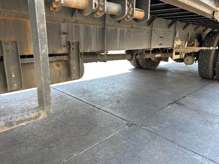 2017 Hino 268 — photo 5