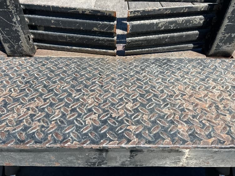 2017 Hino 268 — photo 9