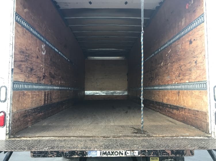 2017 Hino 268 — photo 10