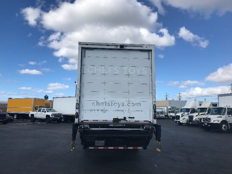 2017 Hino 268 — photo 7