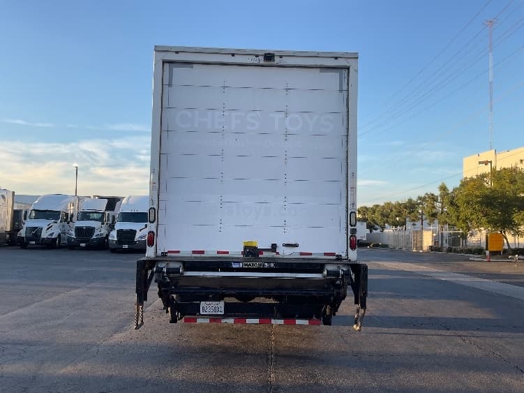 2017 Hino 268 — photo 7