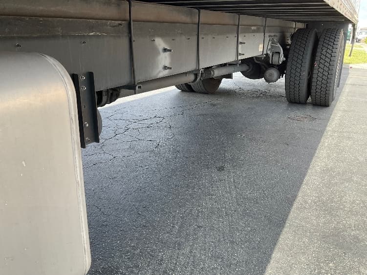 2017 Hino 268 — photo 5