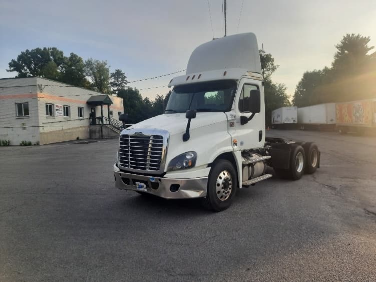 2018 Freightliner Cascadia — photo 3