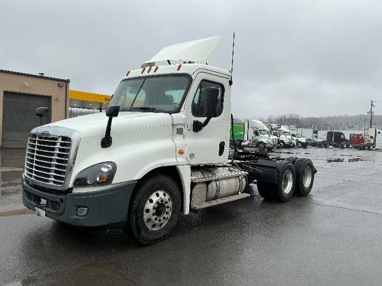 2018 Freightliner Cascadia — photo 3