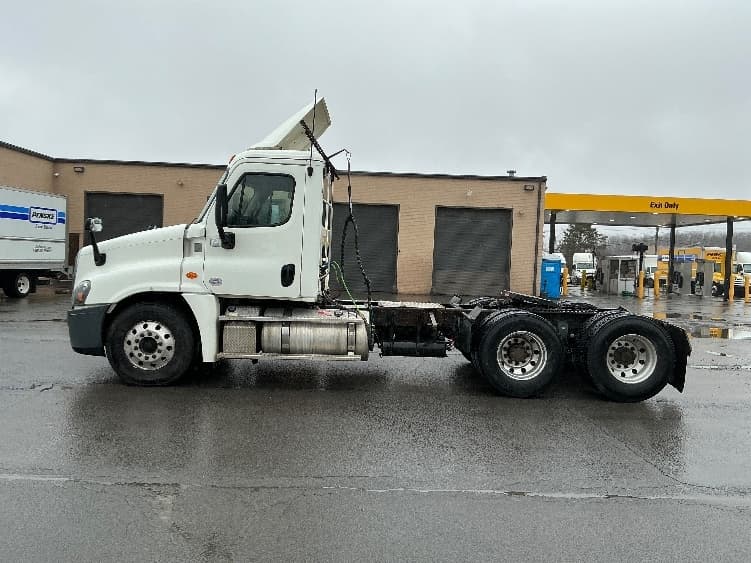 2018 Freightliner Cascadia — photo 4