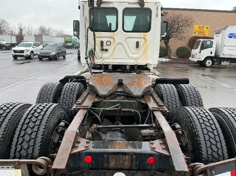 2018 Freightliner Cascadia — photo 6