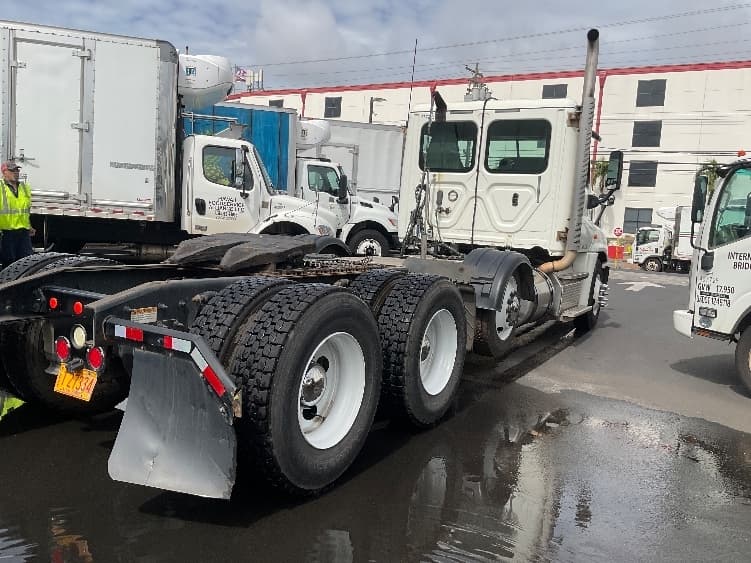 2018 Freightliner Cascadia — photo 7